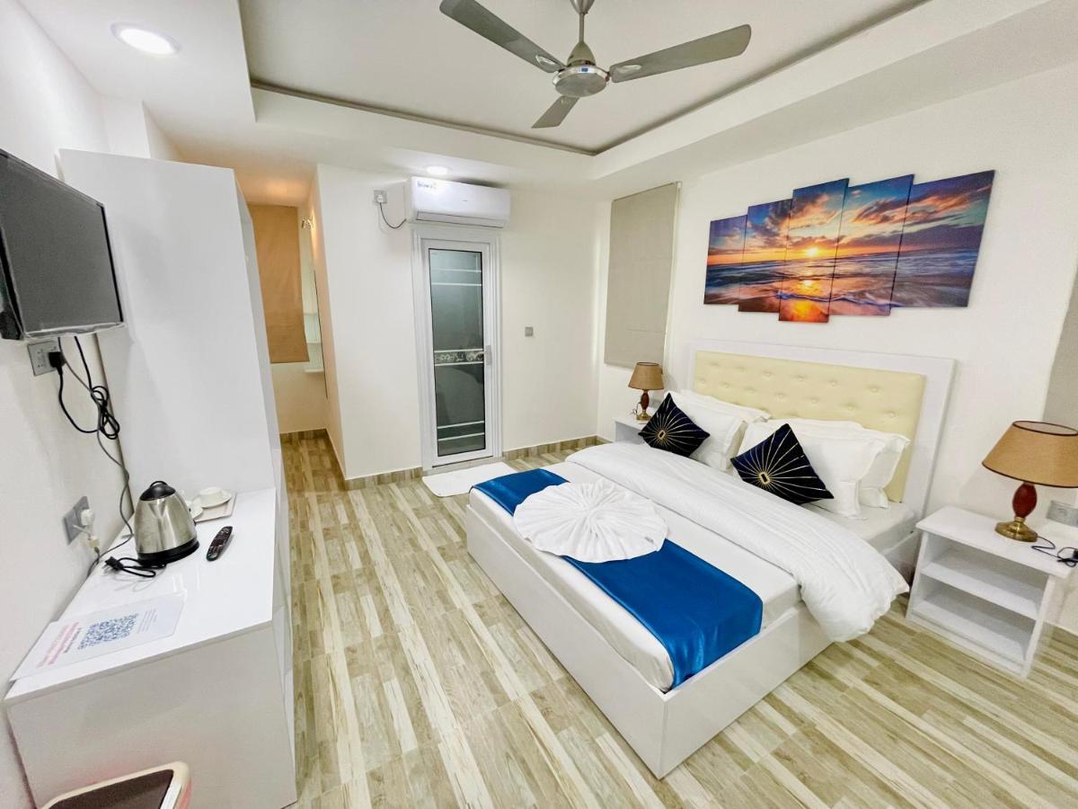 Marine Holiday Hulhumale Exterior photo